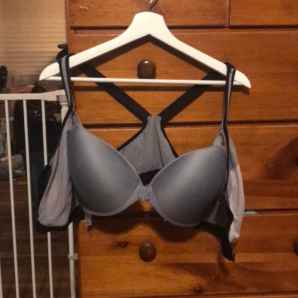 38D Victoria’s Secret front close sports bra